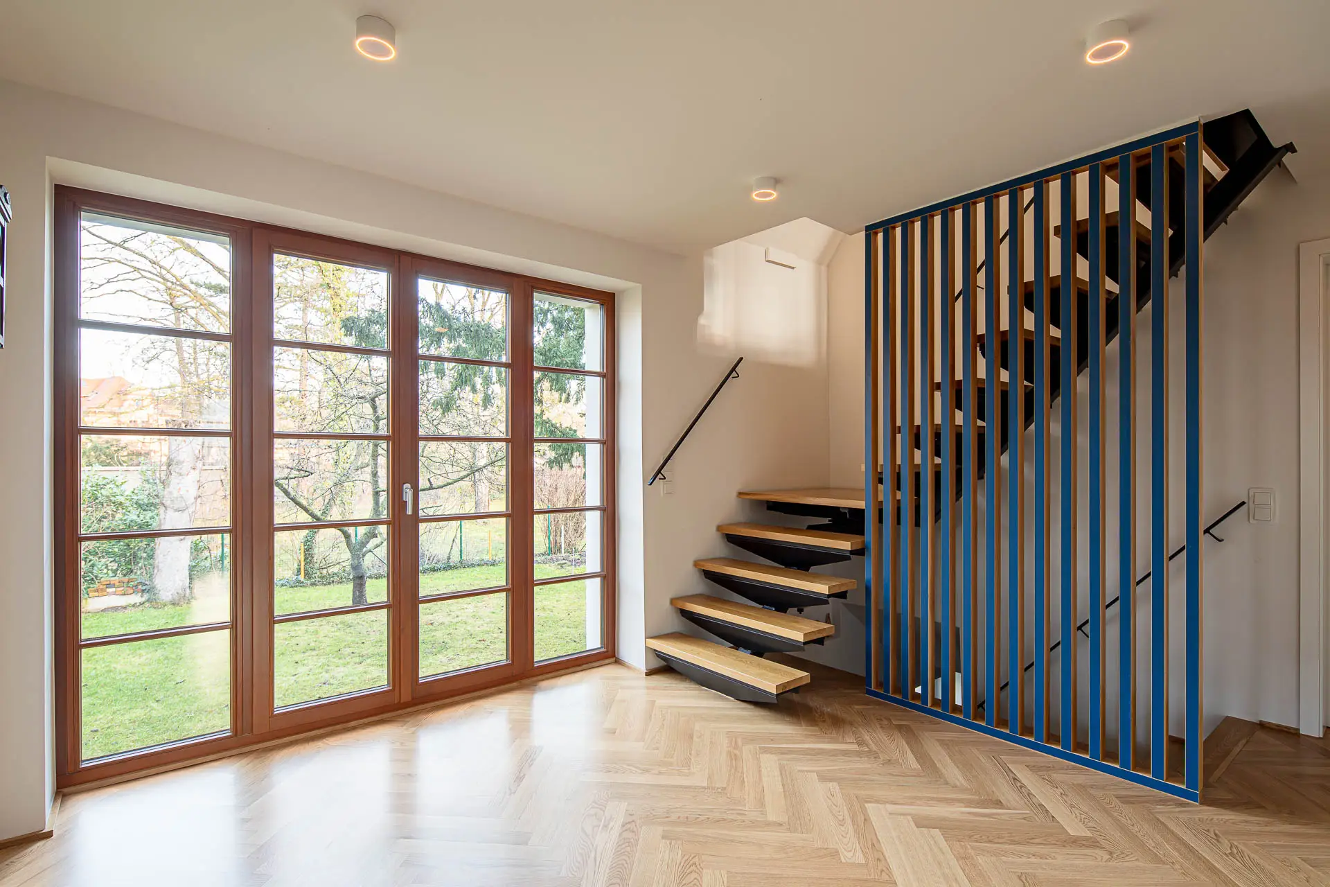 In der Garderobe gibt es jetzt mehr Platz, um bequem Schuhe und Kleidung zu wechseln