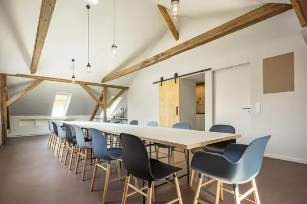 Dachgeschossausbau zu Pausenr&auml;umen f&uuml;r Erzieher