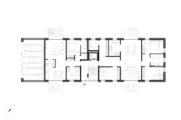 Im Grundriss Erdgeschoss zeigen sich das doppelt-symmetrische Layout des Bauk&ouml;rpers und die durchgesteckten Wohn-Essbereiche